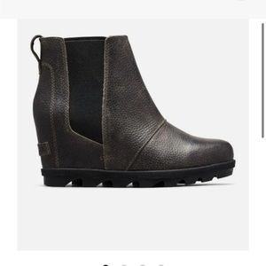 Sorrel Joan of Arctic bootie in Quarry color.